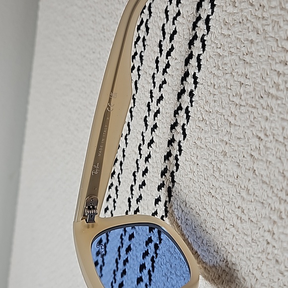 Ray-Ban Beige and Blue Sunglasses - Picture 4 of 6